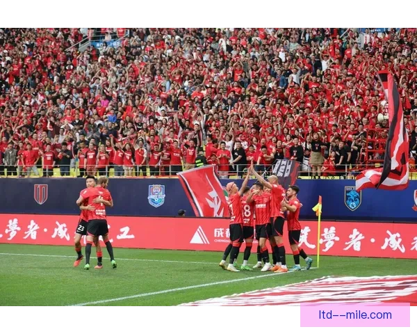 中超首轮精彩开局成都蓉城主场五球狂胜深圳新鹏城