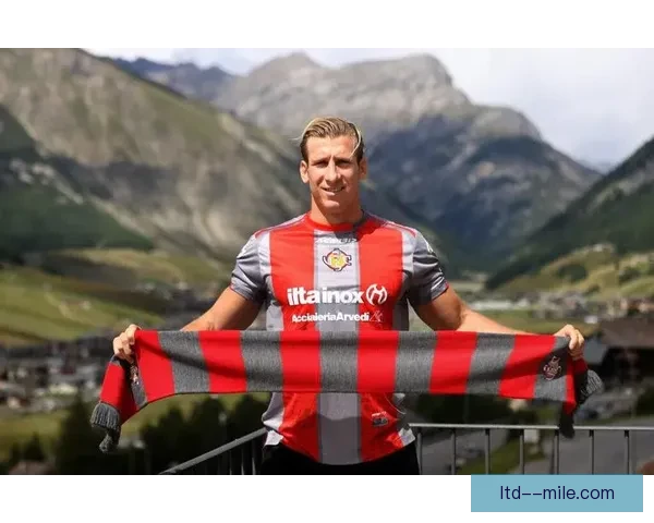 巴斯基罗托身材魁梧防守如铜墙铁壁震慑对手