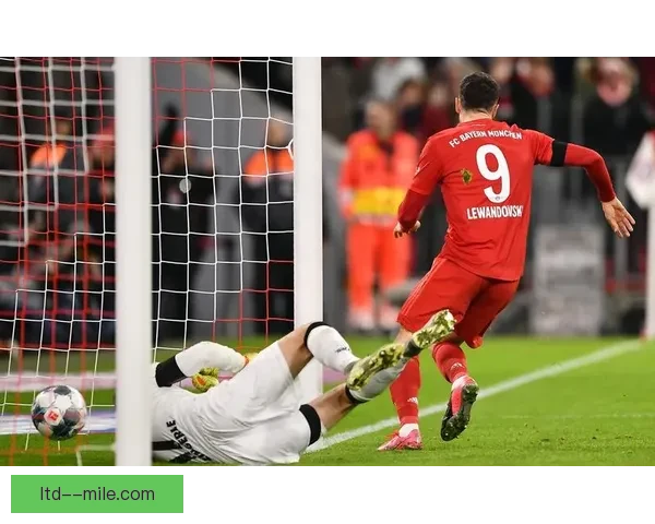 莱万进球被半自动越位技术误判取消引发争议与讨论